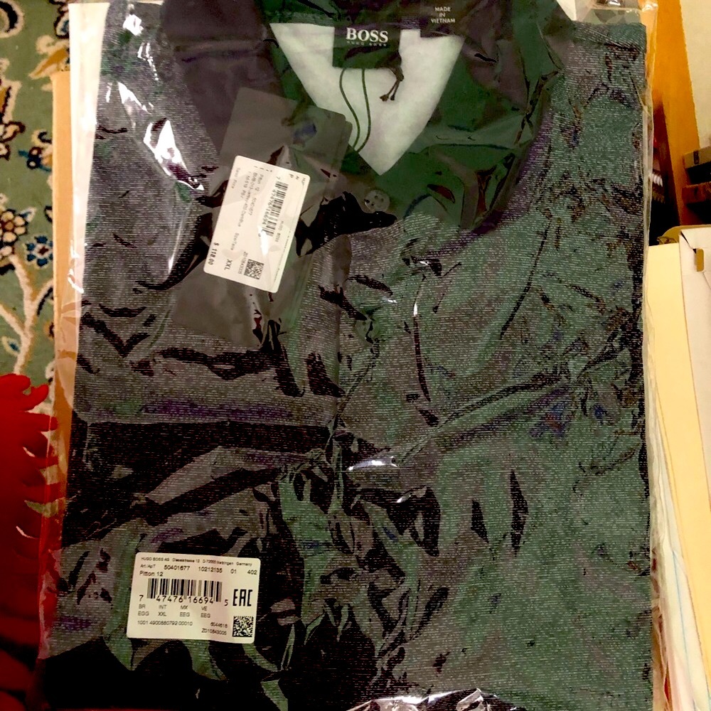 NWT Hugo Boss Men’s Navy Polo